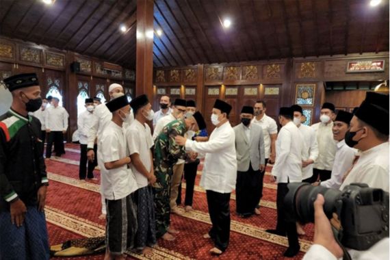 Prabowo Subianto Menemui 4 Tokoh Penting ini Saat Idulfitri - JPNN.COM