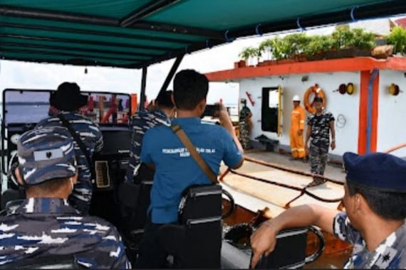 TNI AL Lanjutkan Penyelidikan Kapal Bermuatan 4.100 Ton CPO - JPNN.COM