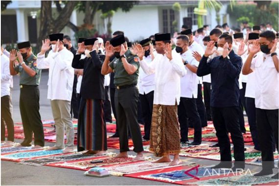 Jokowi: Kegembiraan Lebaran Idulfitri Jangan Sampai Kurangi Penerapan Prokes - JPNN.COM