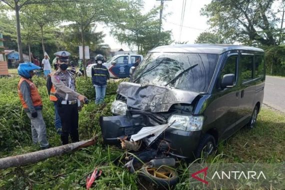 Kecelakaan Minibus vs Motor di Jalinteng Sumatra, Begini Kondisinya - JPNN.COM