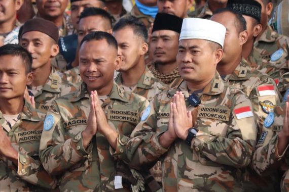Prajurit TNI Rayakan Lebaran di Kongo, Nih Suasananya - JPNN.COM