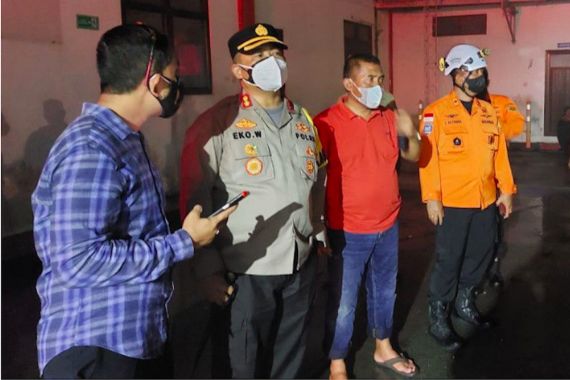 Polisi Selidiki Penyebab Kebakaran Puluhan Kapal Nelayan di Cilacap - JPNN.COM