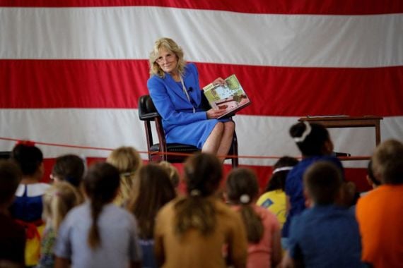 Jill Biden Peduli Anak-anak Ukraina yang Terlantar - JPNN.COM