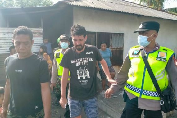 WN Turki yang Terdampar di Perairan Utara Bali Masih Diperiksa Imigrasi - JPNN.COM