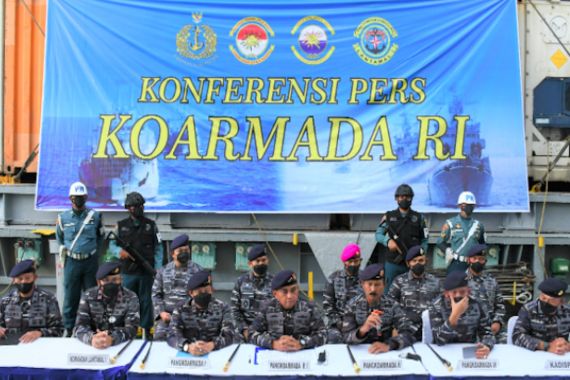TNI AL Tangkap Kapal Asing Pengangkut Minyak Goreng - JPNN.COM