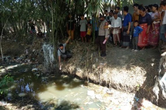 Anak Usia 14 Bulan Ditemukan Tewas Mengapung di Sungai Dekat Rumah - JPNN.COM