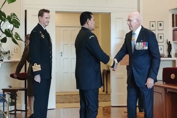 KSAL Laksamana Yudo Terima Bintang Kehormatan Dari Pemerintah Australia - JPNN.COM