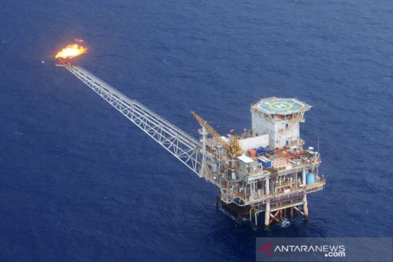 Harga Minyak Dunia Hari Ini Ambrol Diterpa Isu Miring dari Eropa - JPNN.COM