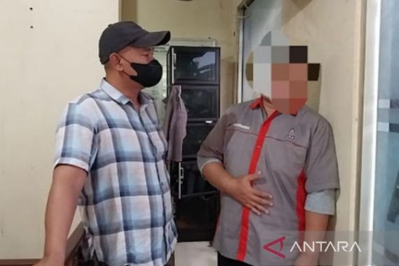 Warga Surabaya Ini Merantau ke Samarinda, Punya Ide Pakai Seragam Pertamina, Sontoloyo! - JPNN.COM