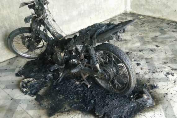 Kejadian di Aceh Utara, 6 Sepeda Motor Wisatawan Dibakar OTK - JPNN.COM