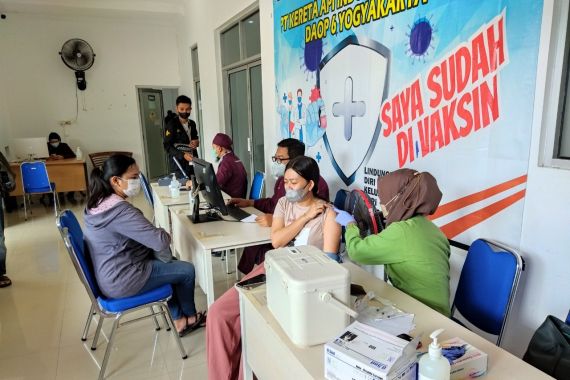 Binda DIY Gencarkan Vaksinasi Dosis Ketiga Selama Libur Lebaran - JPNN.COM