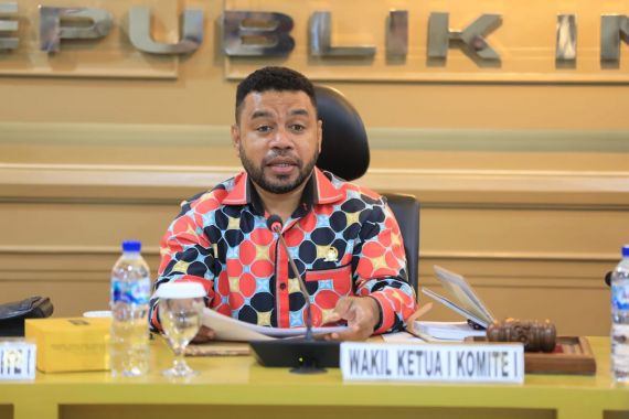 Senator Filep: Demokrasi di Tanah Papua Masih Lemah - JPNN.COM