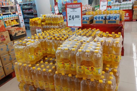 Update Harga Minyak Goreng di Alfamart dan Indomaret Hari Ini, Naik Atau Turun? - JPNN.COM