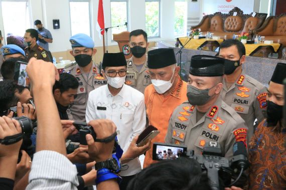 Profil Irjen Teddy Minahasa, Polisi Kaya yang Kini Ditangkap Kasus Narkoba - JPNN.COM