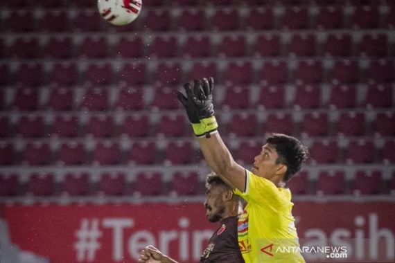 Miswar Saputra Merapat, Persaingan Kiper di Madura United Makin Ketat - JPNN.COM