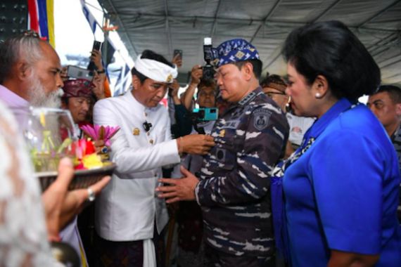 Laksamana Yudo Dianugerahi Gelar Kesatria Padma Nusantara - JPNN.COM
