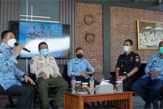 Bea Cukai Mengungkap Ciri Rokok Ilegal, Begini Cara Mengenalinya - JPNN.COM