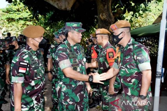 Letjen Nyoman Cantiasa Minta Prajurit TNI Belajar dari Konflik Maluku 1999 - JPNN.COM
