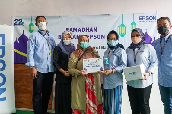 Epson Indonesia Beri Bantuan kepada Anak Yatim Piatu dan Kaum Duafa - JPNN.COM