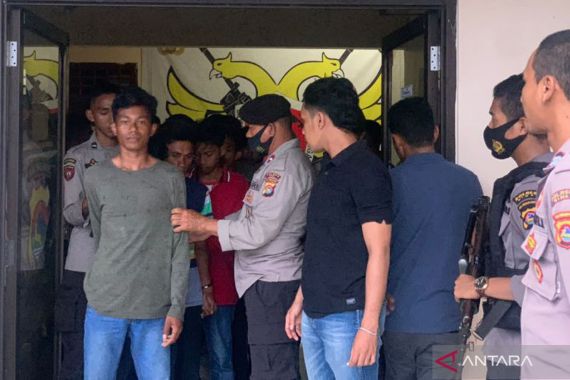 Massa Blokir Jalan Selama 4 Hari, 10 Mahasiswa Diduga Provokator Ditangkap - JPNN.COM