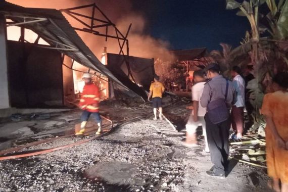 Ini Penyebab Kebakaran Pabrik Gangsar di Tulungagung - JPNN.COM