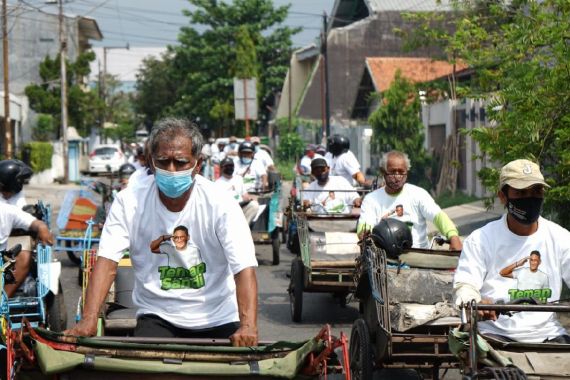 Kelompok Mak-Mak dan Pengemudi Becak Deklarasi Teman Sandi di Semarang - JPNN.COM