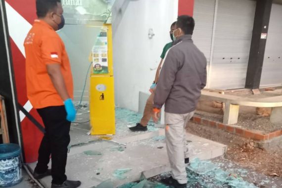 Aksi Heroik Warga Gagalkan Pembobolan ATM - JPNN.COM