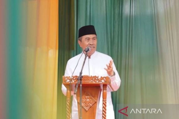 Dubes Saudi Hadiahkan 4 Ton Kurma dan 600 Alquran ke Pemprov Riau - JPNN.COM