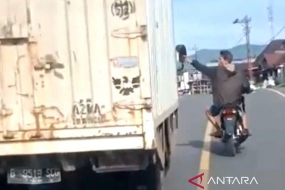 Video Pemalakan Sopir di Jalan Curup-Lubuklinggau Viral, AKBP Tonny Bilang Begini - JPNN.COM