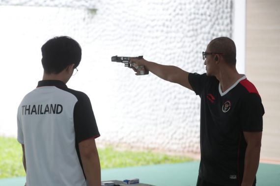 Tim Menembak Indonesia Sumbang 2 Emas & 1 Perak pada Hari Pertama di SEA Games 2021 - JPNN.COM