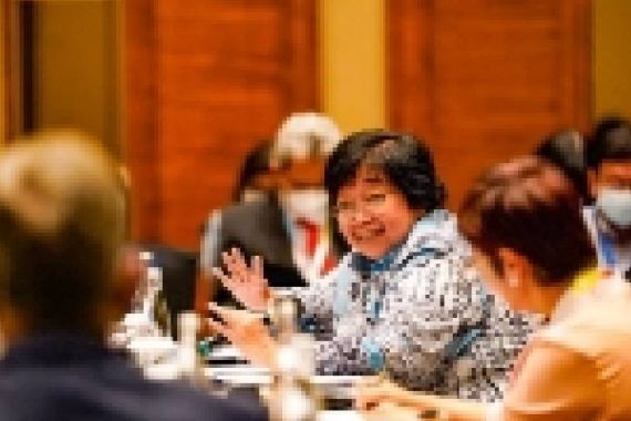 Begini Penjelasan Menteri LHK Siti soal Pengelolaan SDA Berkelanjutan di Indonesia - JPNN.COM