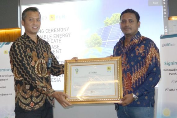 PLN Suplai Listrik Ramah Lingkungan ke Pabrik Bahan Pakaian Ternama Dunia di Semarang - JPNN.COM