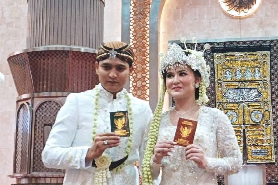 Terungkap, Inilah Makna Mahar Pernikahan Masayu Clara dan Qausar Harta Yudana - JPNN.COM