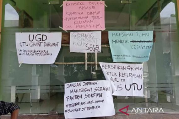 Protes Pelecehan Seksual, BEM Segel Pintu Rektorat UTU Meulaboh - JPNN.COM