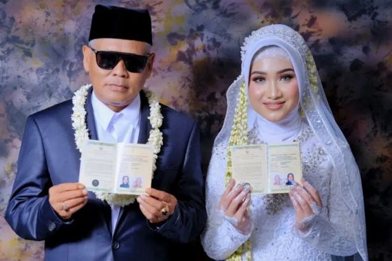 Viral Kakek Nikahi Gadis Cantik, Kepala Desa Sampai Ditegur Kemenag - JPNN.COM