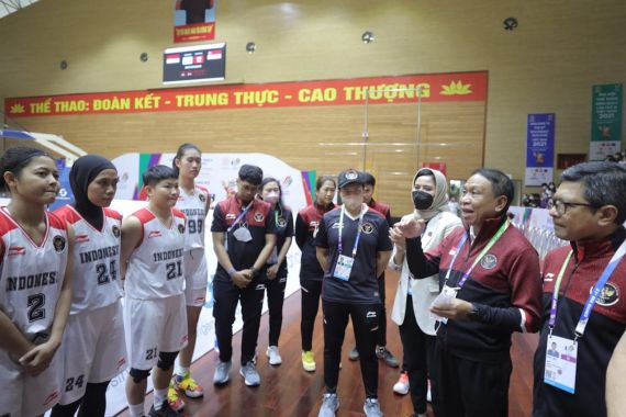SEA Games 2021: Menpora Amali Terus Beri Motivasi kepada Tim Basket Indonesia - JPNN.COM