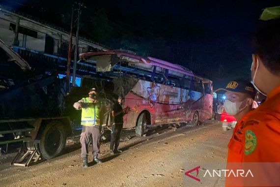 Sopir Bus Maut di Ciamis Menyerahkan Diri, Anda Kenal? - JPNN.COM