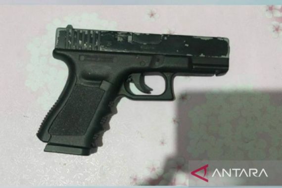 Oalah, Bang Jago Penodong Pistol di Senoparti Merasa Kombes, Ternyata - JPNN.COM