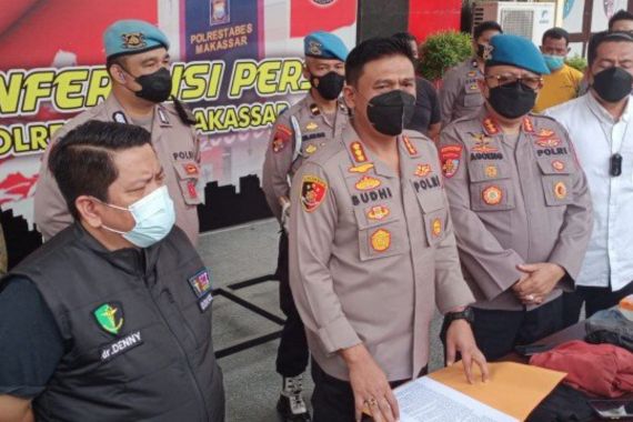 8 Polisi Menganiaya Remaja di Makassar, Irjen Nana Keluarkan Instruksi - JPNN.COM