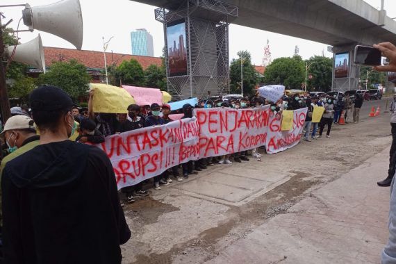 Massa Antikorupsi Dorong Kejagung Periksa BPDPKS Terkait Kasus Minyak Goreng - JPNN.COM