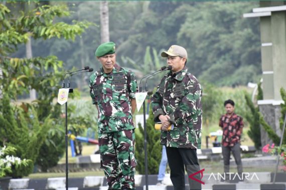 Brigjen TNI Amrin Mengukuhkan Pj Gubernur Gorontalo jadi Warga Kehormatan Korem 133/NWB - JPNN.COM