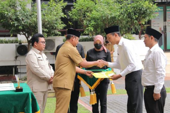 Seusai Penyerahan SK, Bobby Nasution Peringatkan Guru PPPK - JPNN.COM