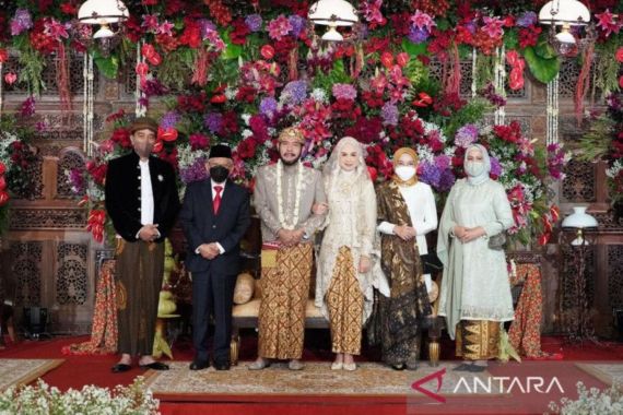 Ini Sosok Saksi Idayati Adik Jokowi saat Menikahi Anwar Usman - JPNN.COM