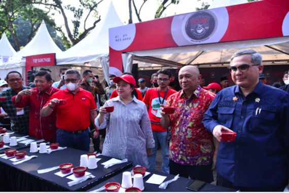 Buka Festival Kopi Nusantara, Begini Ajakan Puan Kepada Kader PDIP - JPNN.COM