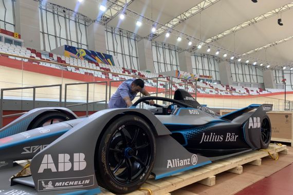 Sahroni Sebut Ada Grup Entertainment Beri Rp 100 Miliar untuk Sponsori Formula E - JPNN.COM