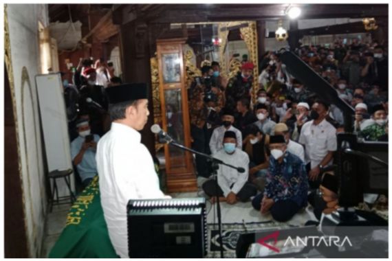 Suasana Haru Selimuti Pidato Penghormatan Terakhir Jokowi untuk Buya Syafii, Lihat - JPNN.COM