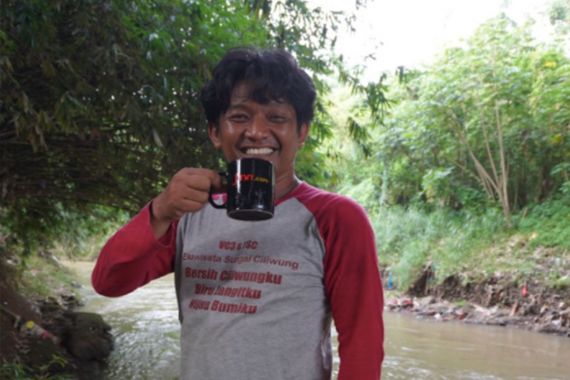 Sahabat Ciliwung Minta Ecoton Bergabung Bersihkan Sungai Ketimbang Somasi Pemerintah - JPNN.COM
