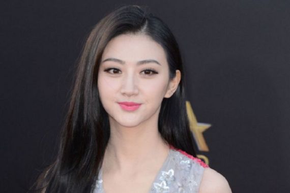 Promosikan Permen Terlarang, Aktris Cantik China Didenda Rp 15,6 Miliar - JPNN.COM