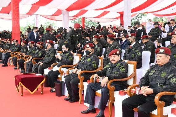 Hadir di Acara STIN, Megawati Duduk Diapit Prabowo dan BG, Tidak Ada Sosok Jokowi - JPNN.COM