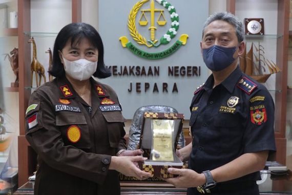 Peredaran BKC Ilegal Terungkap, Wujud Sinergi Bea Cukai dengan Antarinstansi - JPNN.COM